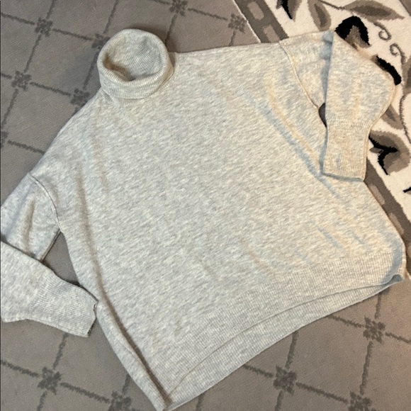 Vince Camuto Gray Oversized Crop Turtleneck Sweater - Picture 2 of 8